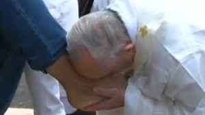 lavare i piedi